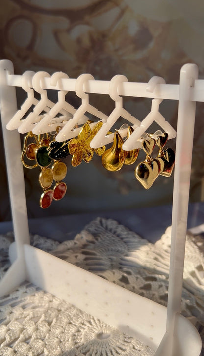Elegant Acrylic Jewelry Organizer – Tangle-Free Display